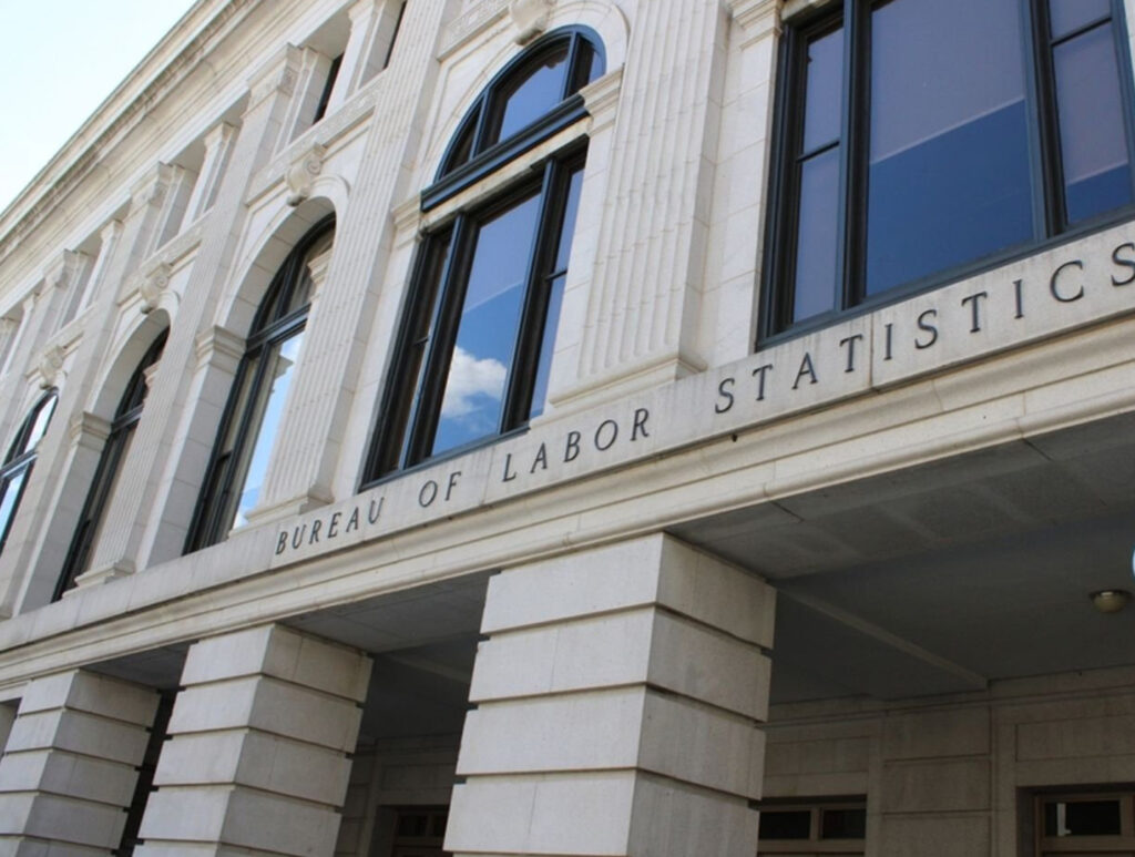 Mixed US Inflation Data Keeps Fed Rate Outlook Unclear