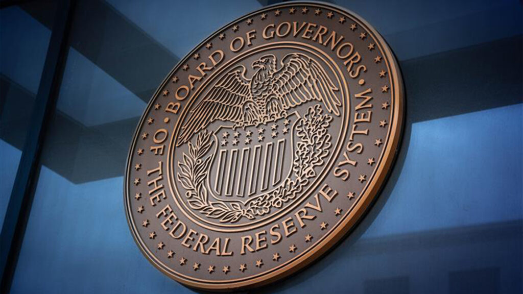 Minutes Show Fed Officials Navigate War Uncertainty While Eyeing Rate Cuts