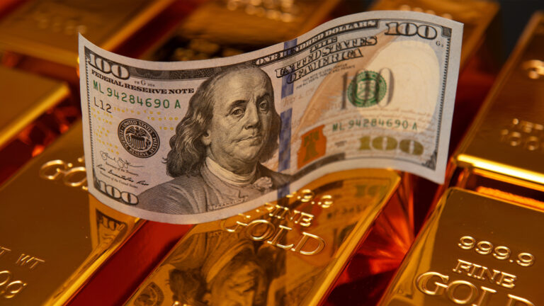Gold’s War-Time Shine Fades as Rate Fears Take Over