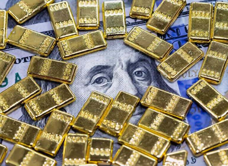 Oil Jumps on Supply Fears as Gold Slips Under Rising Yields