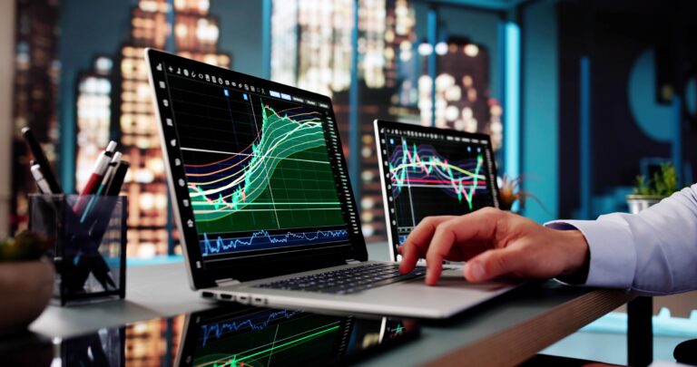 trading on laptop