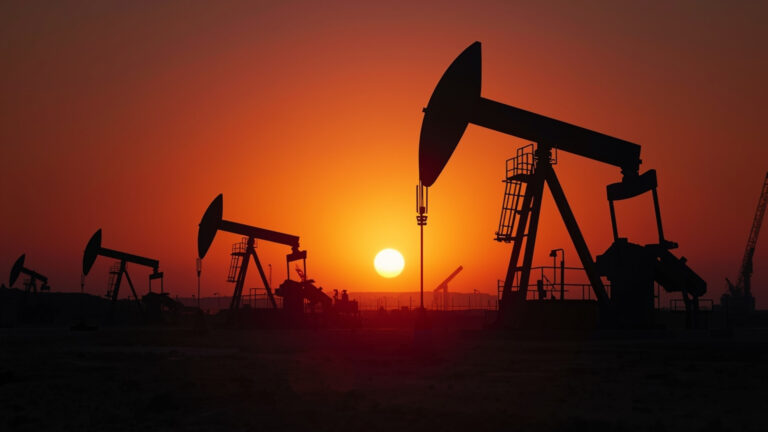 Oil Extends Rally as US-Iran Conflict Deepens Supply Fears