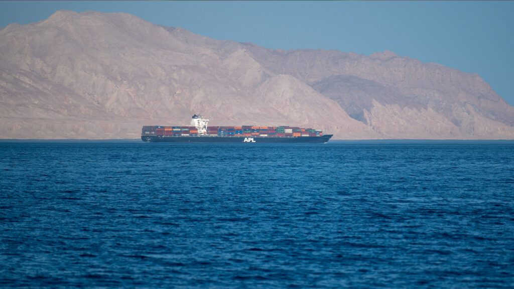 Iran Signals Hormuz Could Reopen Within a Week as Oil Falls