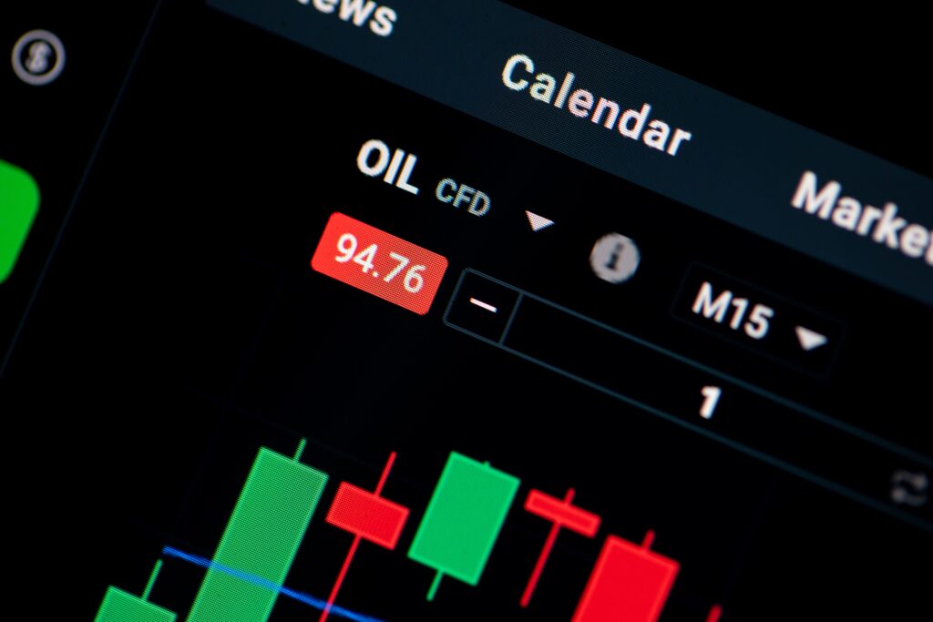 How to Trade Crude Oil in the UAE